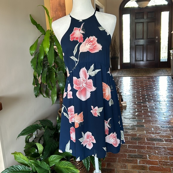 Sadie and Sage split back Halter dress sz S - Picture 2 of 14